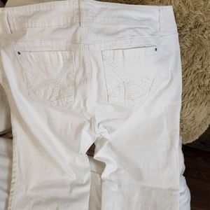 Plus size women's skinny jeans